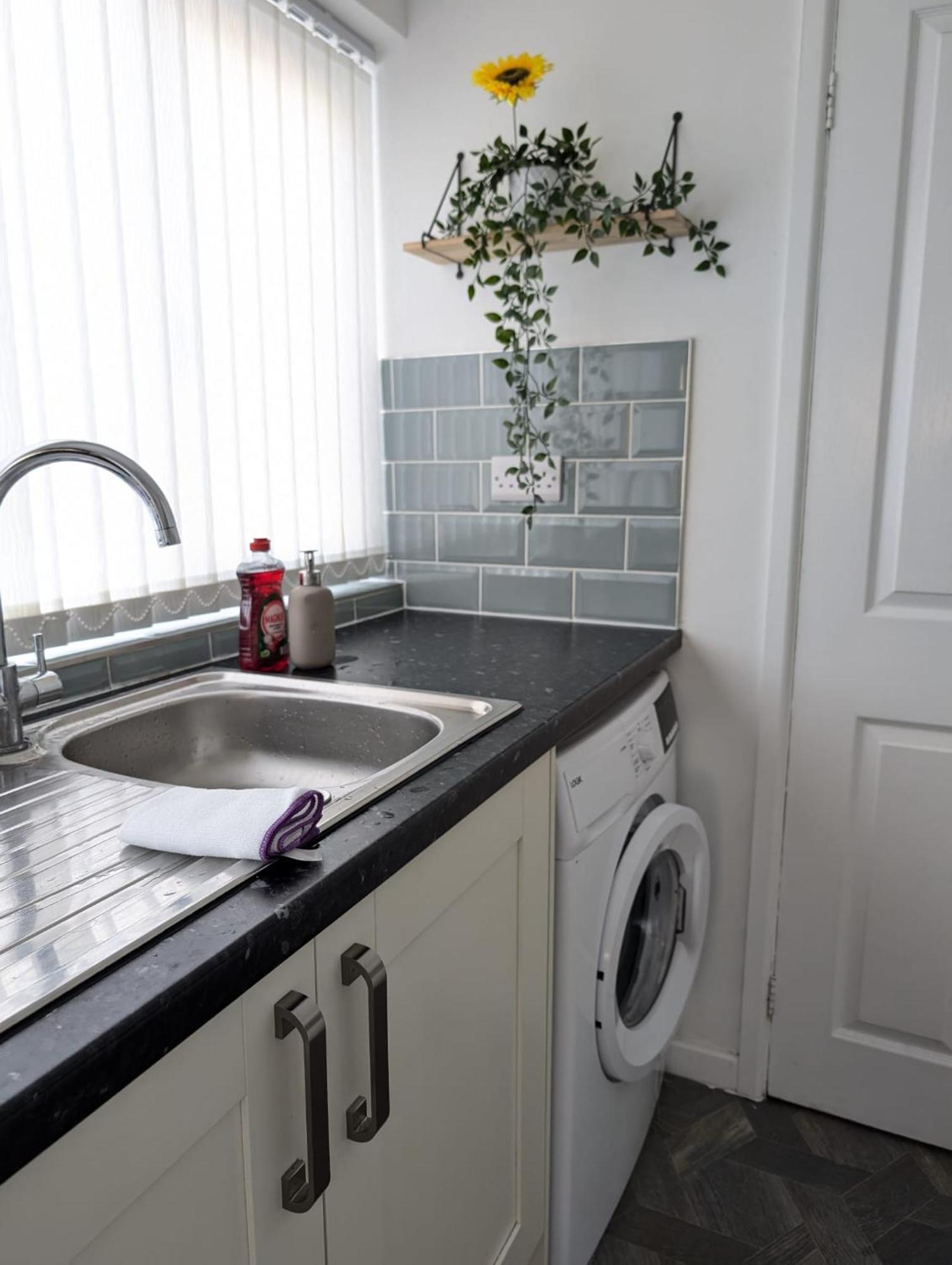 3Br-St Johns Hse-Free Parking-Workers-Kitchen-Wifi-Dog Friendly Leilighet Doncaster Eksteriør bilde